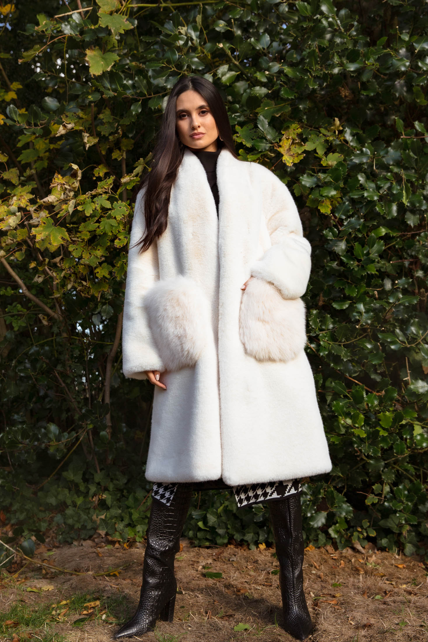 NEW IN Monaveen Luxury Faux Fur SUE-ELLEN COAT - BROWN