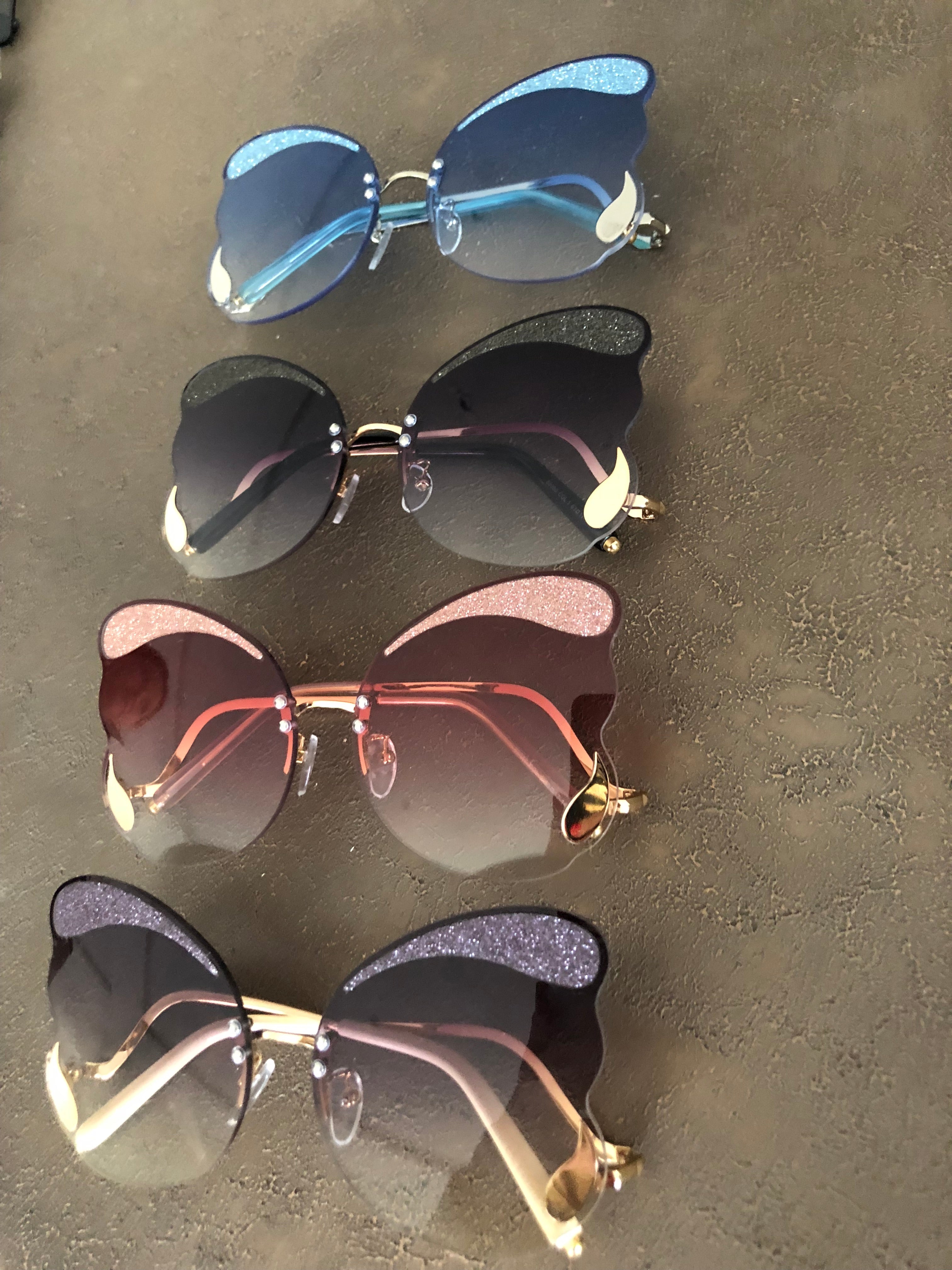 NEW in Binky Sunglasses