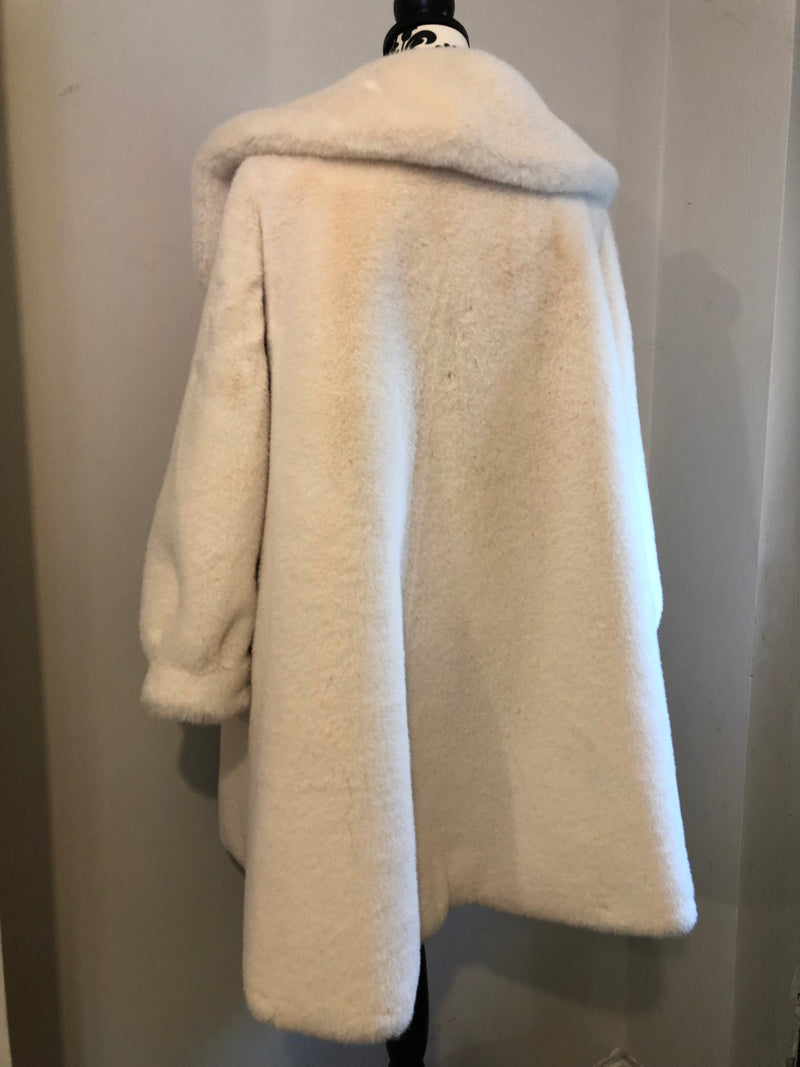 NEW IN Monaveen Luxury Faux Fur Penelope Coat CREAM/WHITE
