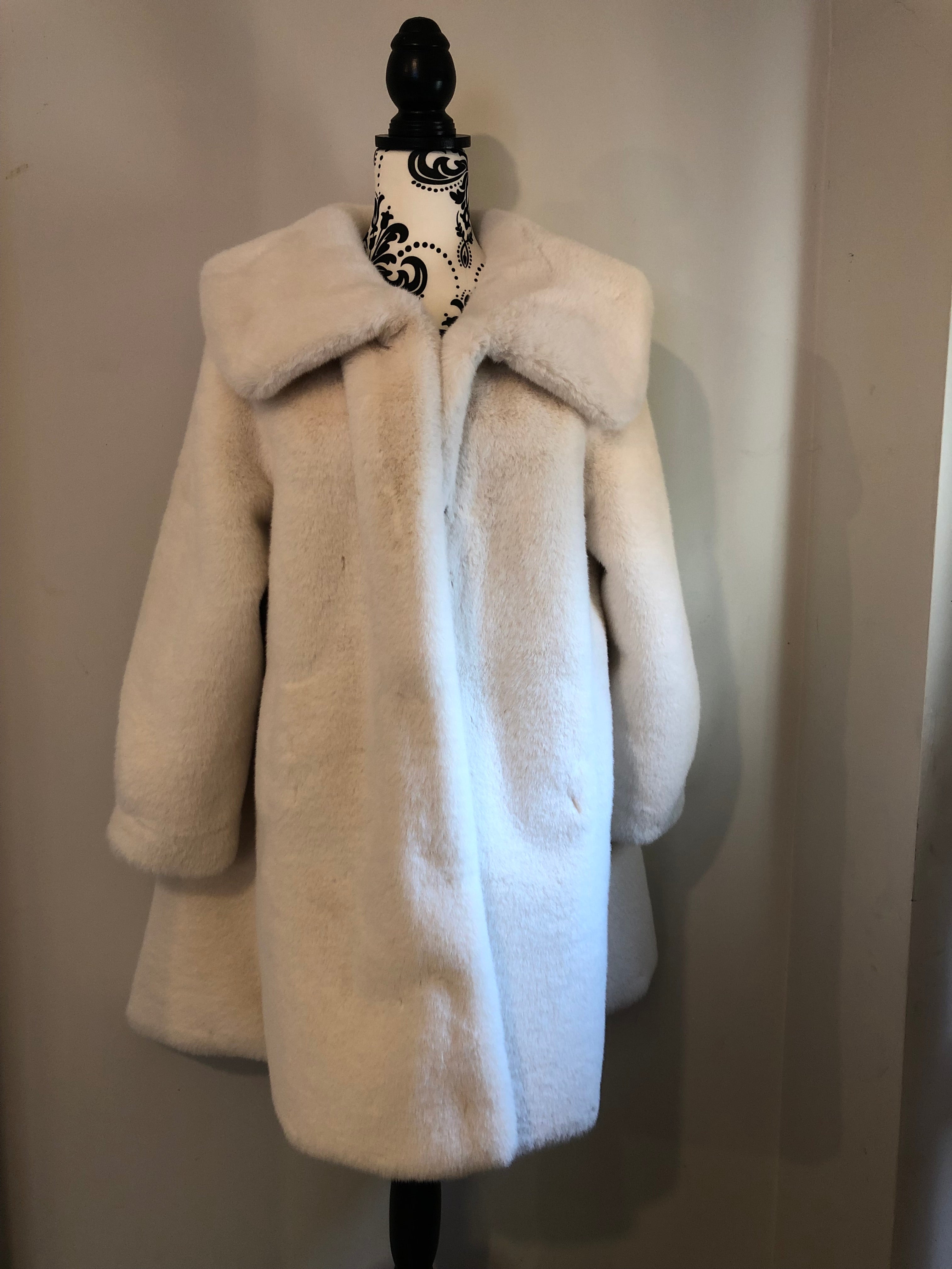 NEW IN Monaveen Luxury Faux Fur Penelope Coat CREAM/WHITE