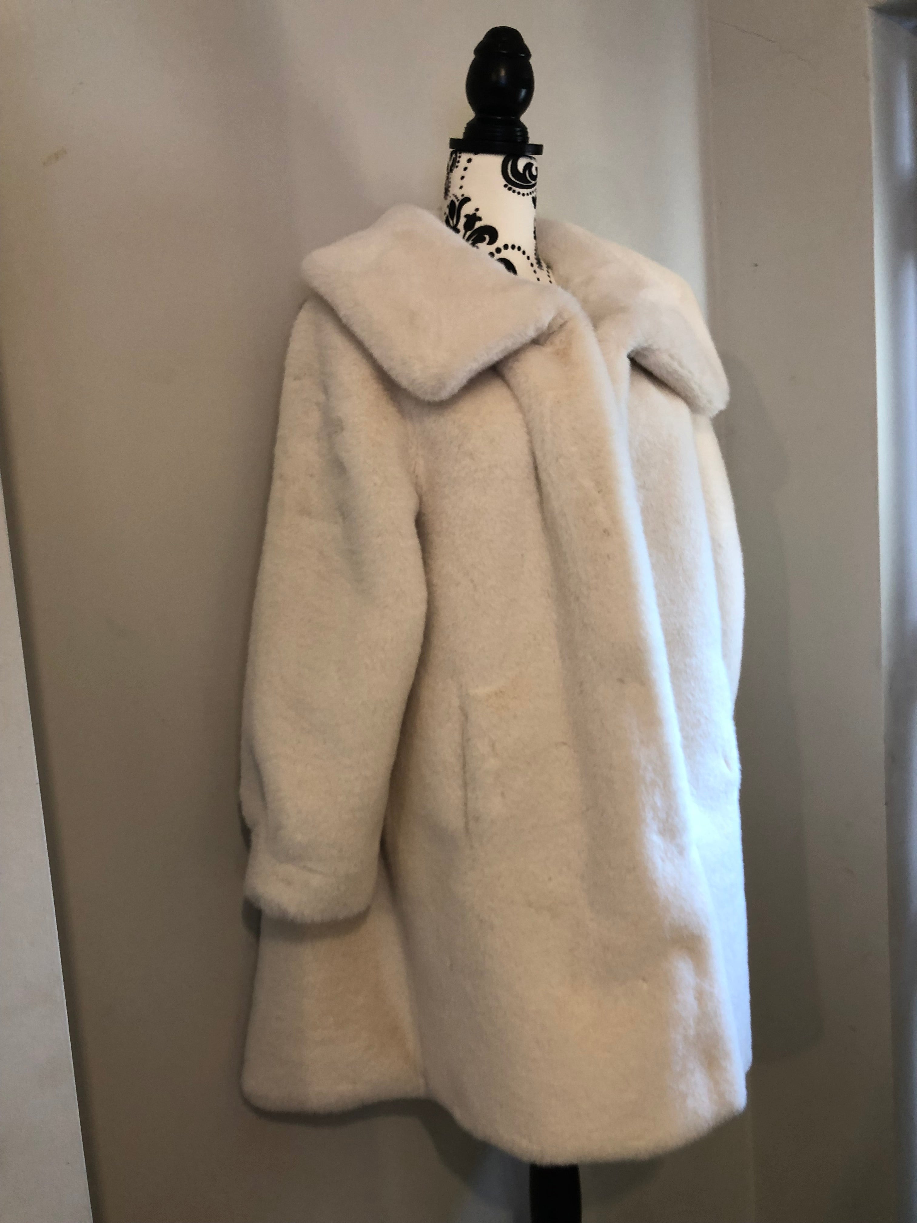 NEW IN Monaveen Luxury Faux Fur Penelope Coat CREAM/WHITE