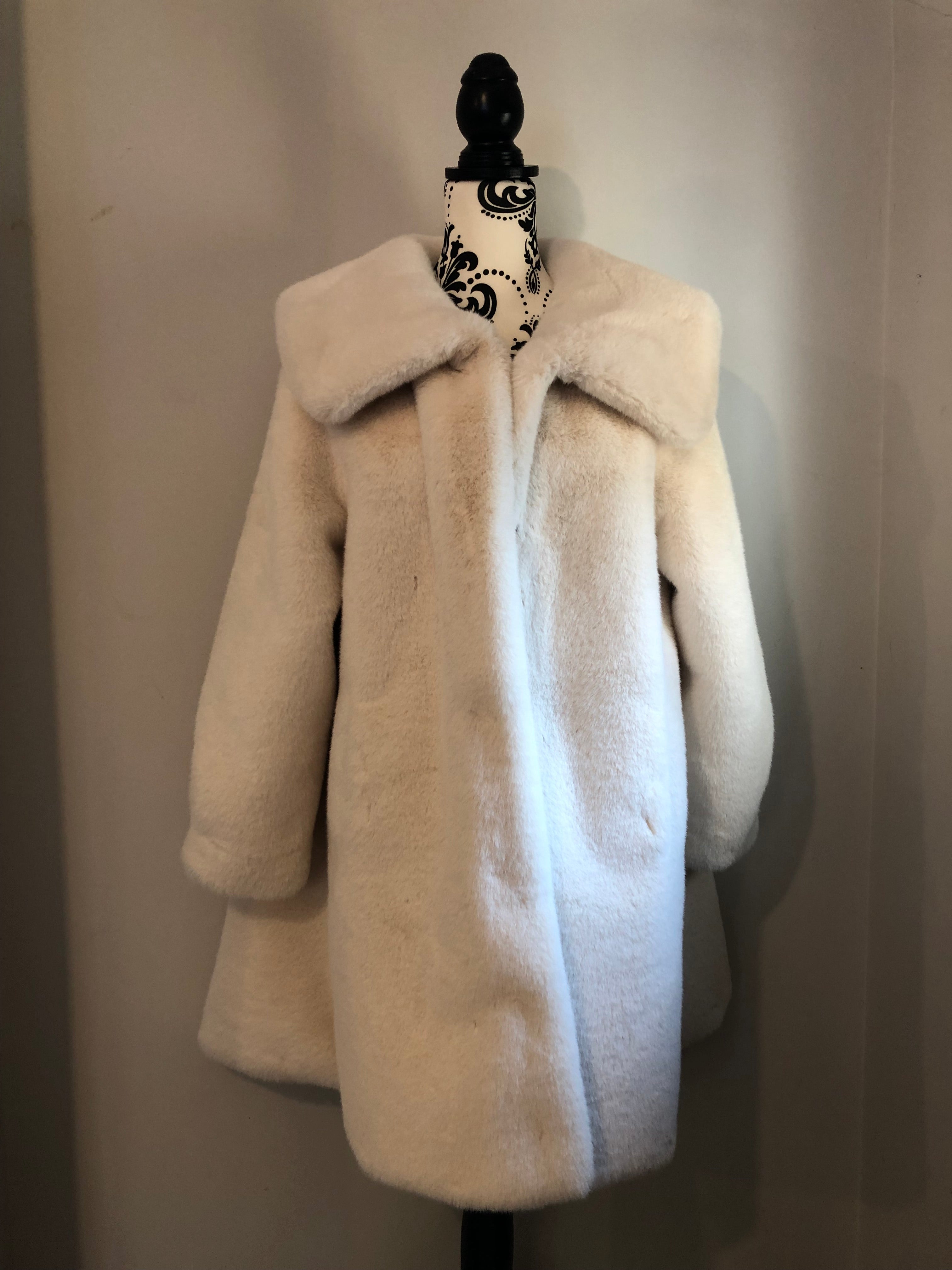 NEW IN Monaveen Luxury Faux Fur Penelope Coat CREAM/WHITE