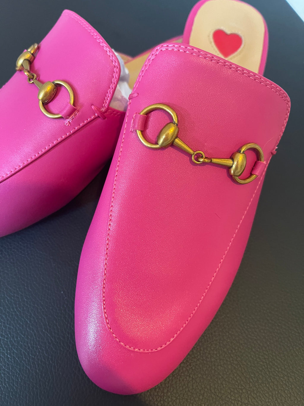 SALE : NEW IN Monaveen HOT PINK Leather Slipper Mules