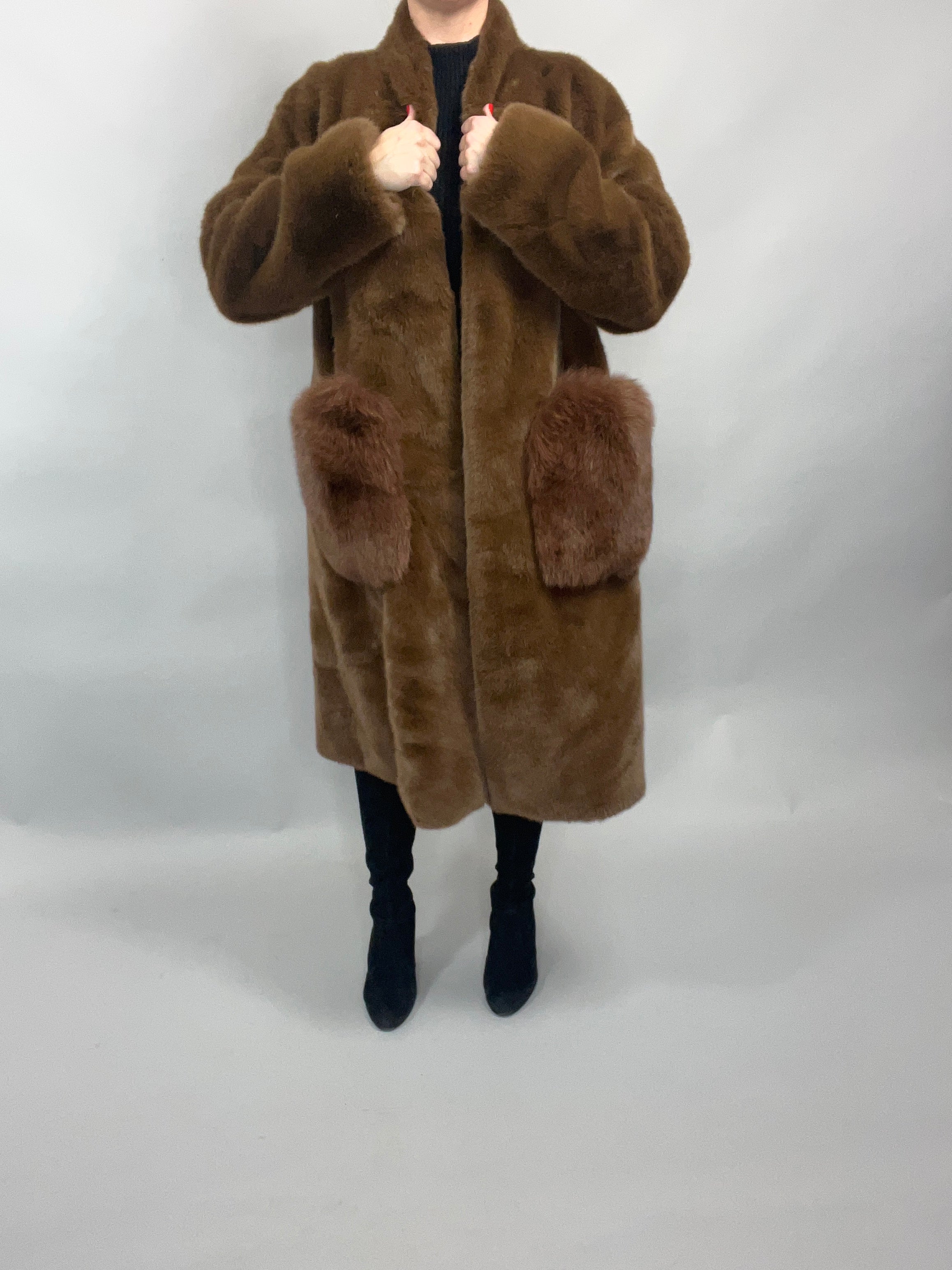 NEW IN Monaveen Luxury Faux Fur SUE-ELLEN COAT - BROWN