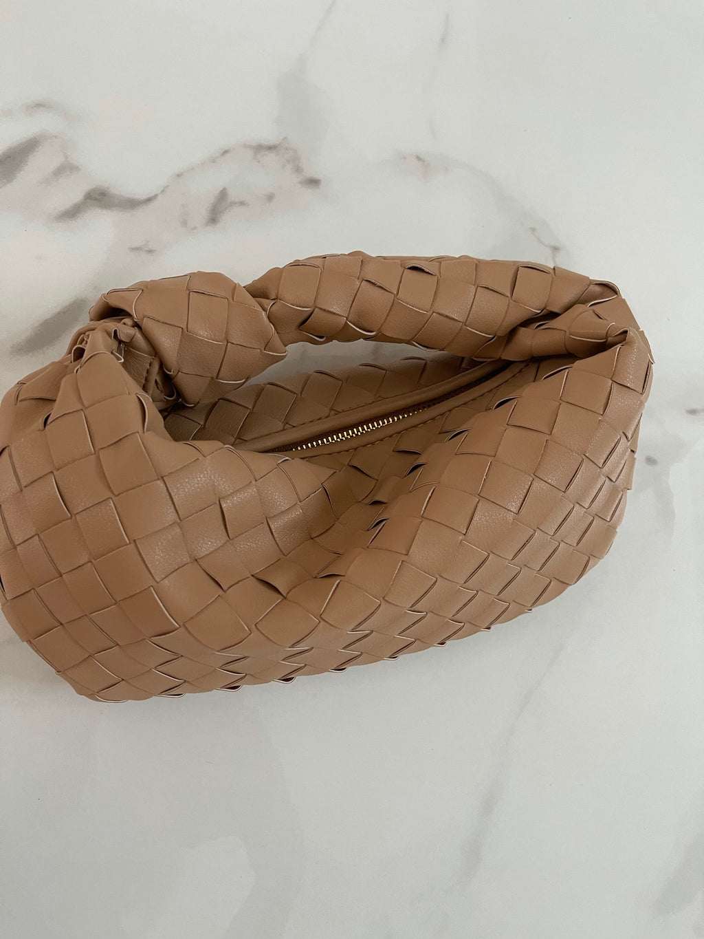 NEW IN WHITNEY fine weave leather Bag.