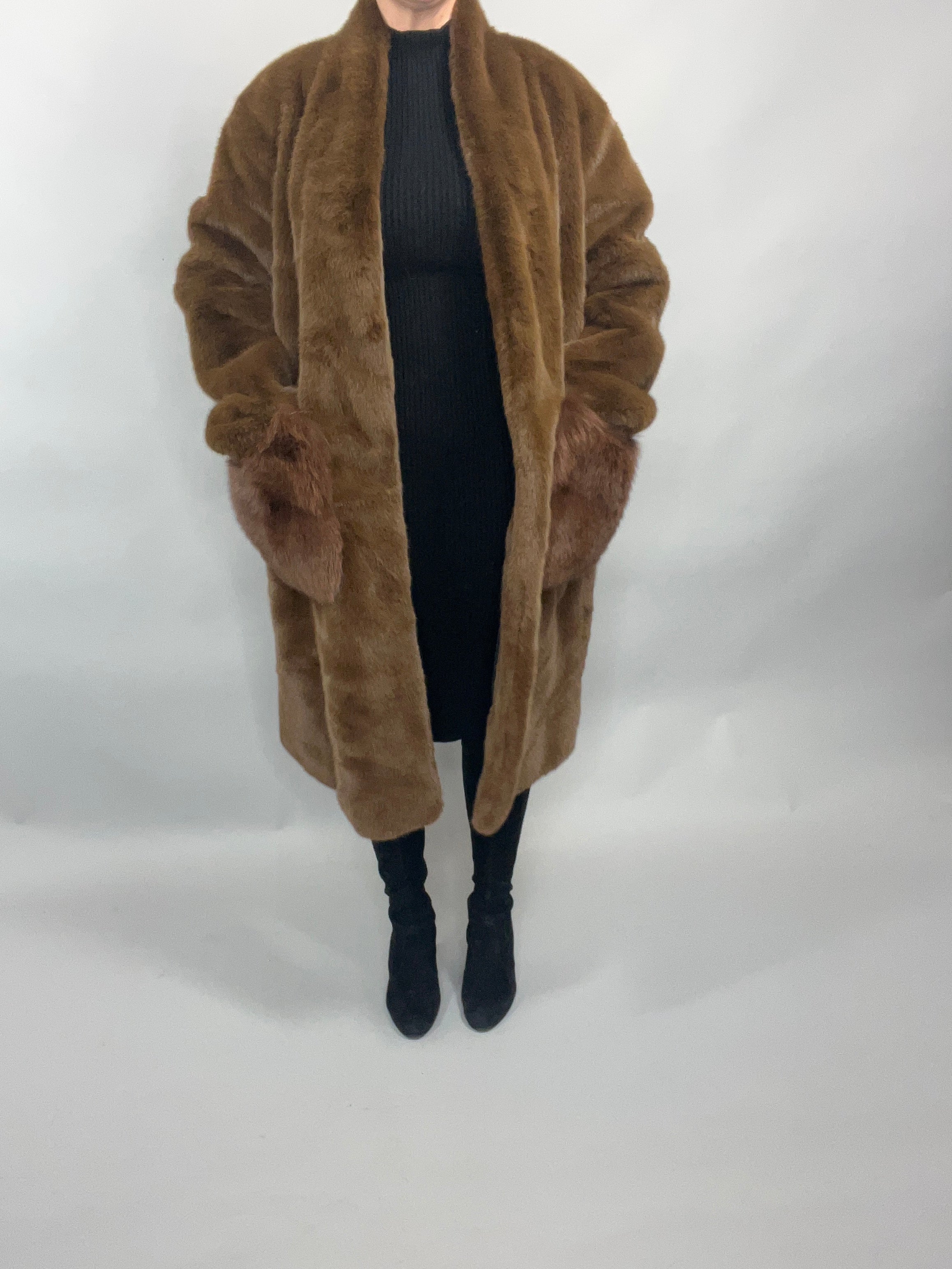 NEW IN Monaveen Luxury Faux Fur SUE-ELLEN COAT - BROWN